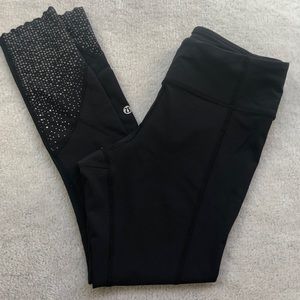 Lululemon Black scalloped leggings size 6